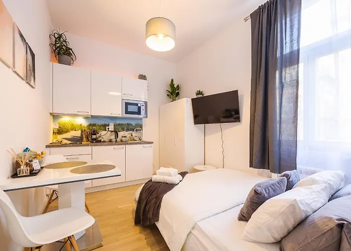 Cozy In City Center Apartment *